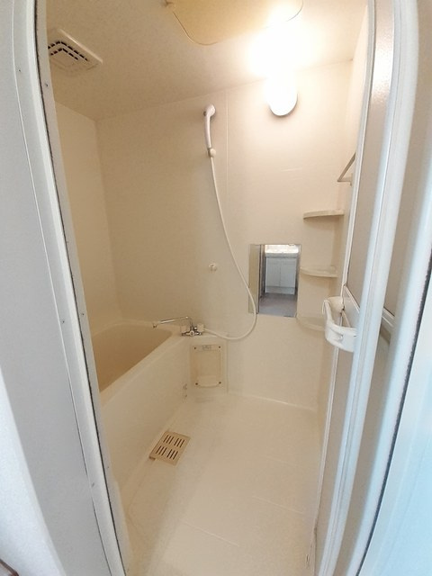 サンライト切田の浴室