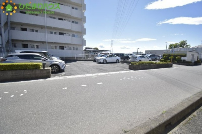 東建ニューハイツ北鴻巣の駐車場