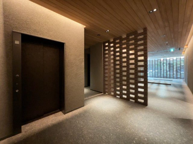 プライムメゾン森下WESTのロビー|エレベーターにもセキュリティが強化されています。
ＺＥＨ-Ｍマンション　環境に優しい高効率・省エネ高断熱・節電