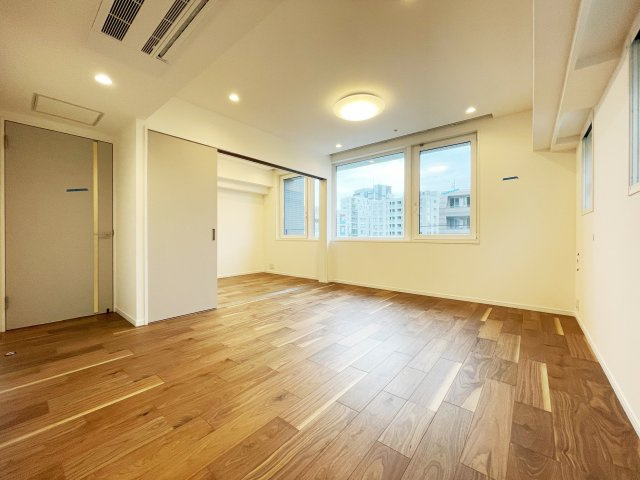 【居間・リビング】 | ラヴォーグ南青山