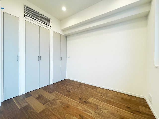 【洋室】 | ラヴォーグ南青山