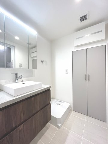 【独立洗面台】 | ラヴォーグ南青山