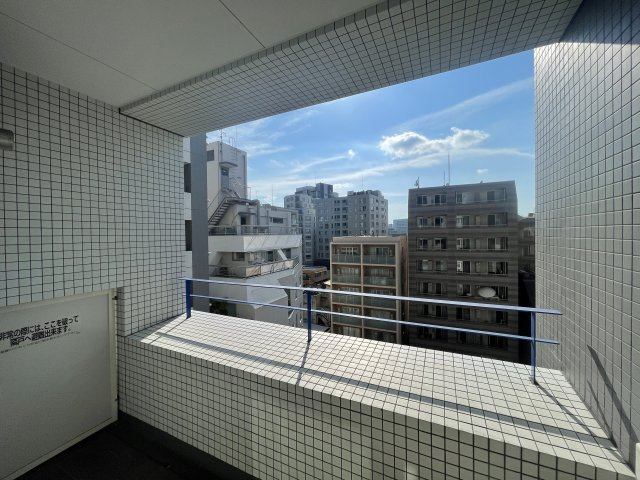 【バルコニー】 | ラヴォーグ南青山