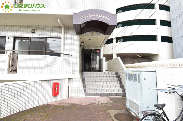 上尾市仲町　中古マンション　クリオ上尾壱番館のエントランス