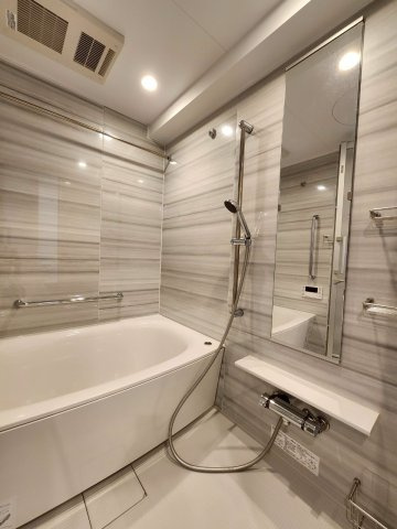 ピアッツァレント八木駅前の浴室|浴室乾燥機付きのバスルーム