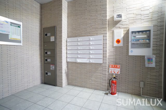 熊本市中央区新屋敷２丁目の賃貸マンションのエントランス