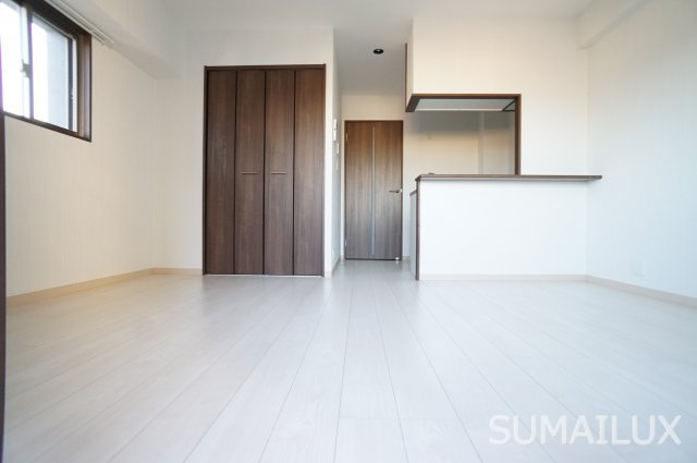 熊本市中央区新屋敷２丁目の賃貸マンションの居間・リビング