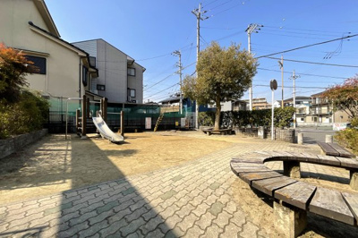 【その他共用部分】 | ユニライフ宇治六番館 | 【矢落第３児童遊園】マンションのすぐ側にある児童公園です。小さいお子様がいらっしゃるご家庭は助かります。