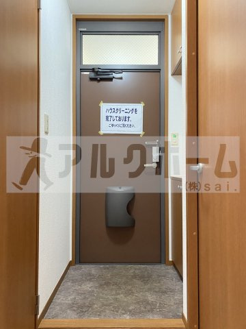 ココソレジオ Bの玄関