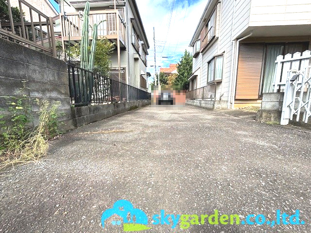 平塚市東中原　中古戸建の前面道路含む現地写真|前面道路含む現地写真です