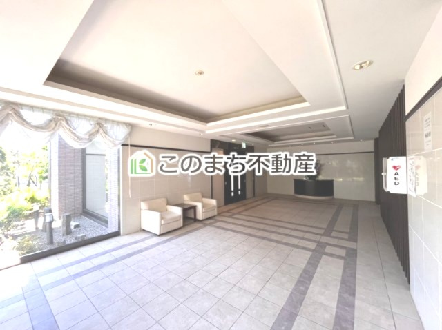 ポレスターステーションシティ栃木のエントランス|広々とした高級感のあるエントランス