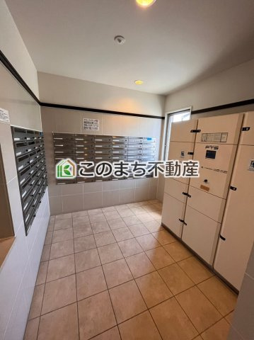 ポレスターステーションシティ栃木のその他共用部分|集合ポスト＆便利な宅配ボックス完備