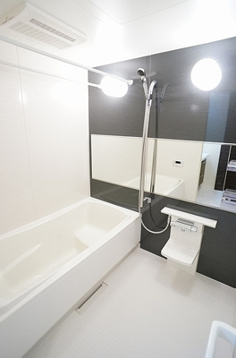 【浴室】 | 【シャーメゾン】グロリオーサＩ | 追い焚き給湯付き　浴室乾燥機も付いています