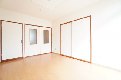 【洋室】 | グリーンヒル小出C | ※同物件・反転タイプの写真です。