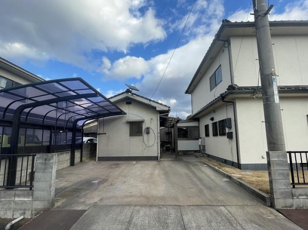倉敷市中畝3丁目　リフォーム済み　中古一戸建ての前面道路含む現地写真