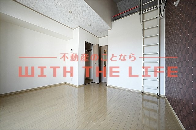 アムール東櫛原【10,000円キャッシュバック対象物件】の洋室|落ち着いた色調の洋室です