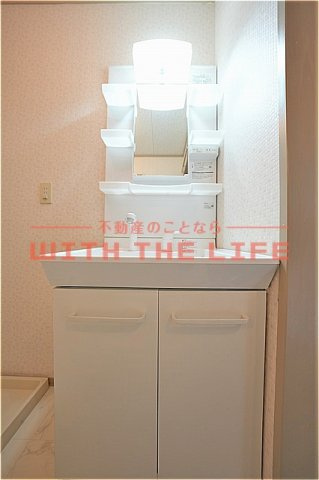 アムール東櫛原【10,000円キャッシュバック対象物件】の独立洗面台|独立洗面台、朝の身支度には欠かせません