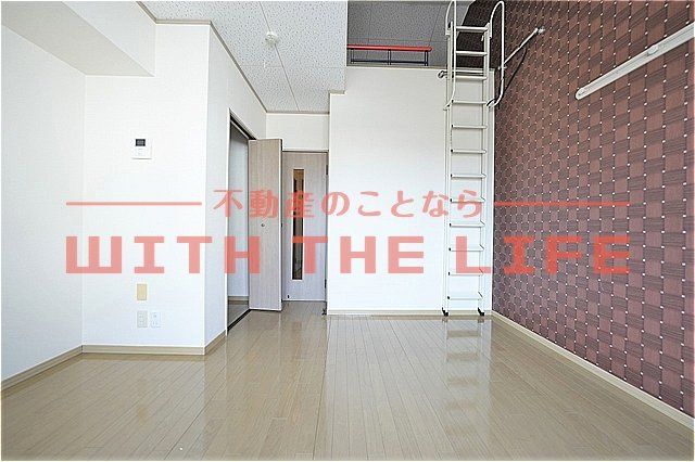 アムール東櫛原【10,000円キャッシュバック対象物件】の寝室|開放的な寝室です
