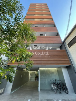 【外観】 | センスたっぷりの洒落た外観の建物です♪