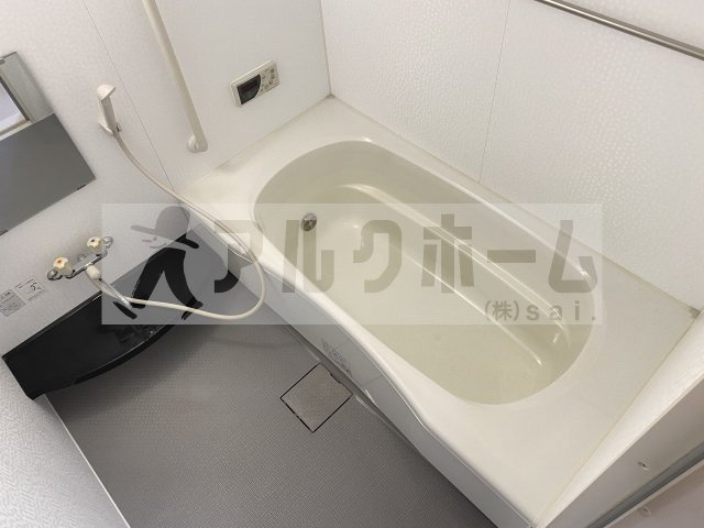 レフィナードカルチェC棟の浴室