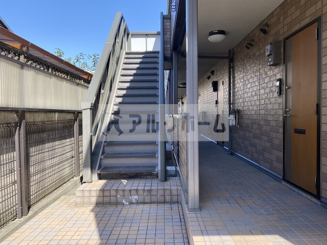 カサベルデB棟のエントランス