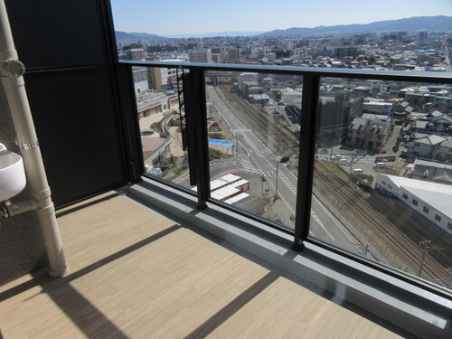 【バルコニー】 | ブライトクロス博多 ＳＯＵＴＨ　★プライスホームなら仲介手数料0円です★ | バルコニー：-     （2023年2月撮影）