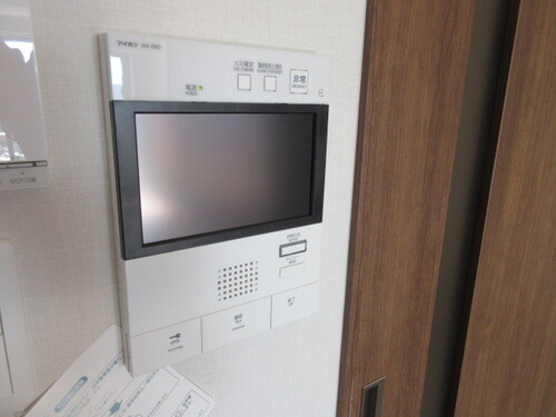 【セキュリティ】 | ブライトクロス博多 ＳＯＵＴＨ　★プライスホームなら仲介手数料0円です★ | セキュリティ：モニター付きインターホン     （2023年2月撮影）