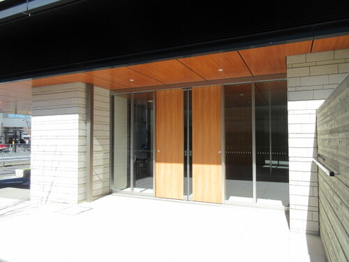 【エントランス】 | ブライトクロス博多 ＳＯＵＴＨ　★プライスホームなら仲介手数料0円です★ | エントランス：-     （2023年2月撮影）