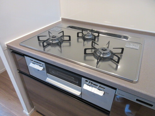 【設備】 | ブライトクロス博多 ＳＯＵＴＨ　★プライスホームなら仲介手数料0円です★ | その他設備：３口ガスコンロ     （2023年2月撮影）