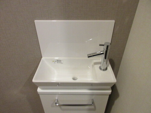 【その他】 | ブライトクロス博多 ＳＯＵＴＨ　★プライスホームなら仲介手数料0円です★ | その他：トイレ 独立手洗い場     （2023年2月撮影）