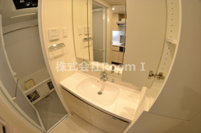 【独立洗面台】 | ザ・パークハビオ天満橋 | 朝の身支度には欠かせない独立洗面化粧台