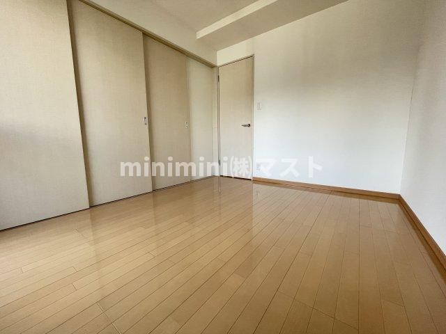 トモドール北梅田の洋室