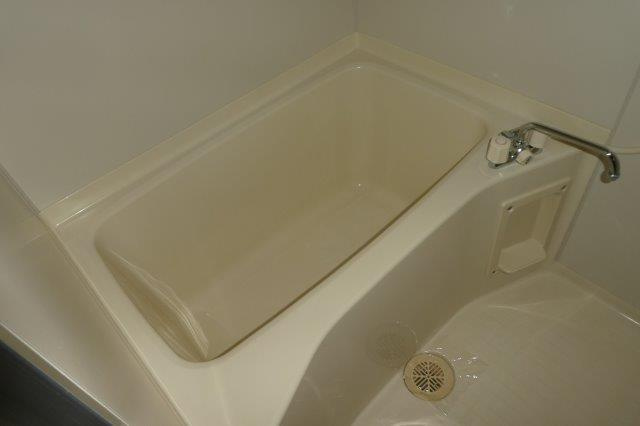 緒形貸家Eの浴室