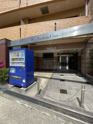 【エントランス】 | パルクサザンクロス | 清潔なエントランスです