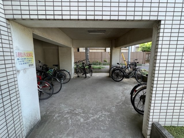 【その他共用部分】 | 1Fに駐輪場もあります