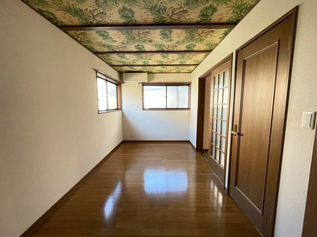 エターナル2の内装