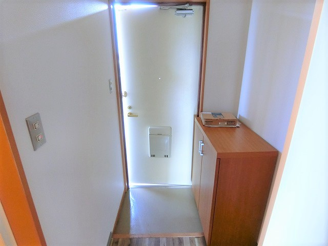 パルティール昭島の玄関