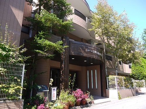 駅近の ﾘｿﾞｰﾄﾏﾝｼｮﾝ という選択