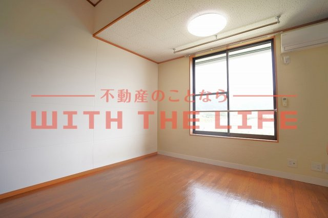 サンマリノ善道寺【10,000円キャッシュバック対象】の居間・リビング|ゆったりとしたリビングです