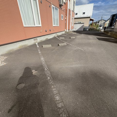 リンクサイドハイツの駐車場