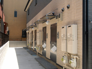 【エントランス】 | ＥＡＳＴ