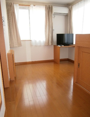 【居間・リビング】 | ＥＡＳＴ | ※参考写真　現況優先