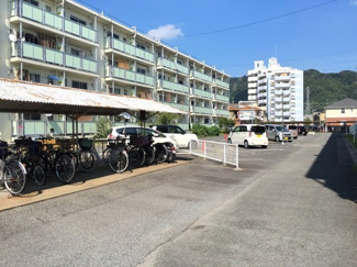 【駐車場】