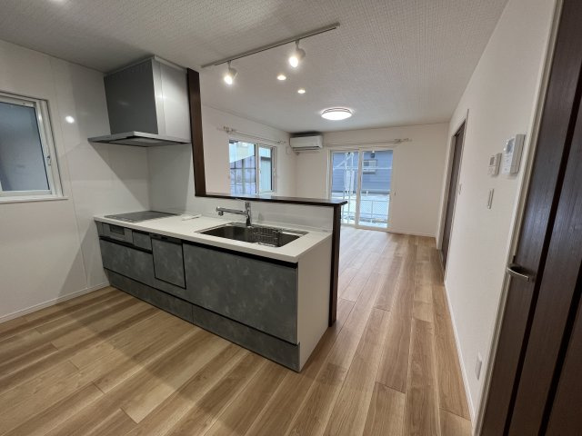 新築建売　盛岡市津志田のキッチン|開放感のある対面キッチンはコミュニケーションが取りやすいです。