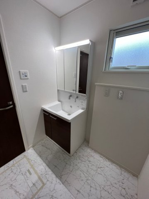 【独立洗面台】 | 新築建売　盛岡市津志田 | 三面鏡洗面台は収納が多く生活感を出したくない人にオススメ！
