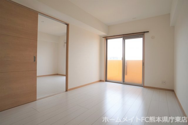 クロノス31田井島の洋室