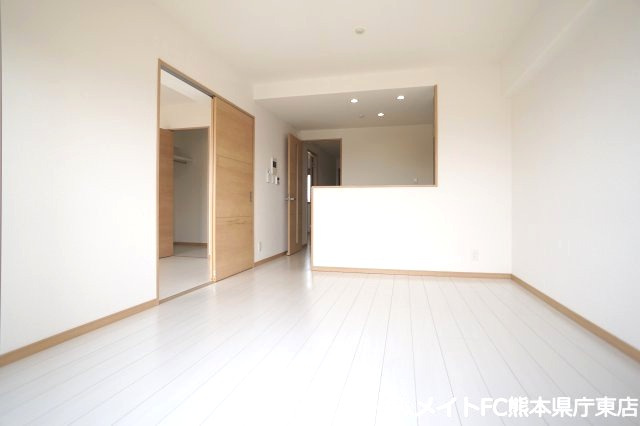 クロノス31田井島の居間・リビング