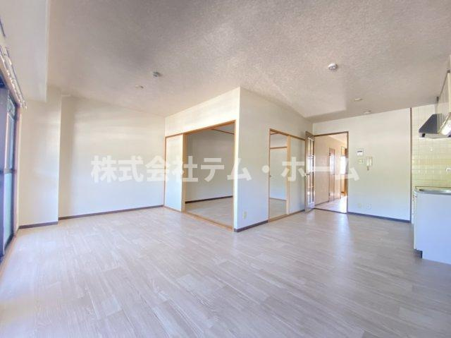 【居間・リビング】 | エクシードパレス | ゆったりとした居間です