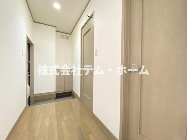 【玄関】 | メゾンドあみ | 収納もある玄関です