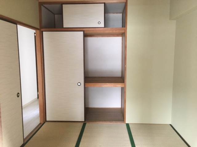 【居間・リビング】 | ブラウベルク法善寺 | 別部屋の同タイプ写真